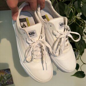 Vans Atwood Deluxe Sneakers – White, Classic & Clean